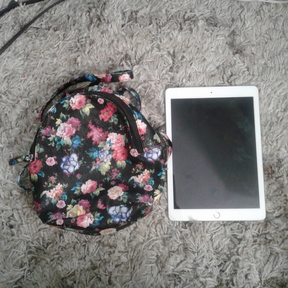 Small mini backpack - Picture 3 of 10